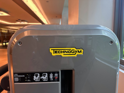 6 เครื่องกดขา แบรนด์ Technogym Element Leg Extention