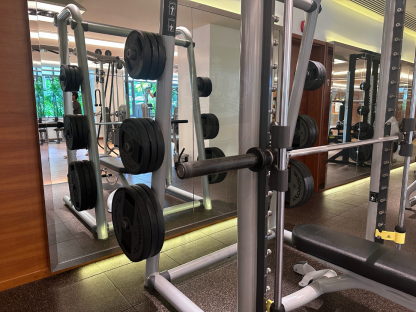 7 เครื่องฝึกสควอทและเบนช์เพรสบรนด์ Technogym