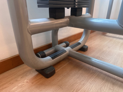 11 เครื่องฝึกกล้ามเนื้อแผ่นหลังและกล้ามเนื้อแขน แบรนด์ Technogym (Element Lat Pulldown)