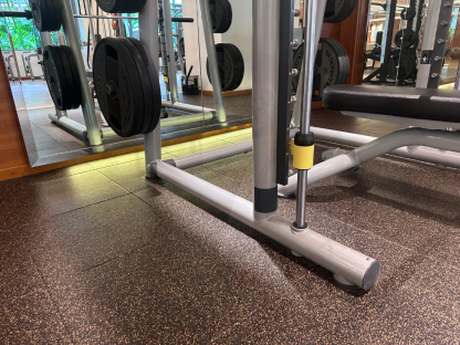 7 เครื่องฝึกสควอทและเบนช์เพรสบรนด์ Technogym