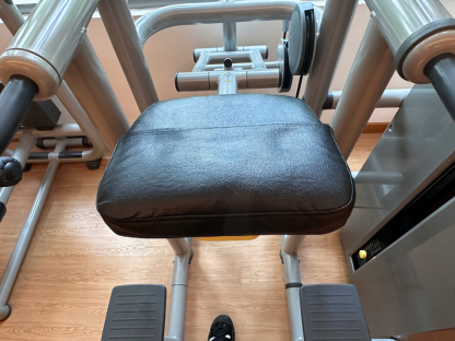 10 สเตชั่นฝึกดึงข้อและจุ่มตัว แบรนด์ Technogym (Element Assis Chin/Dip)