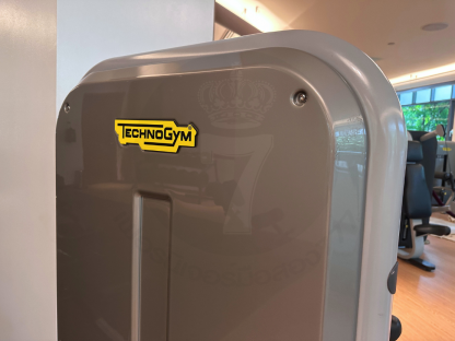 12 เครื่องฝึกแขนเปิด–ปิด แบรนด์ Technogym Element Pectoral Machine (Pec Fly)