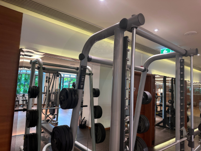 7 เครื่องฝึกสควอทและเบนช์เพรสบรนด์ Technogym