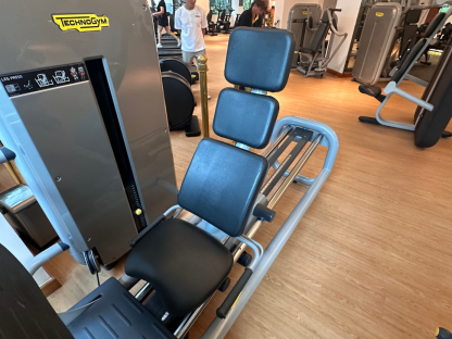 17 เครื่องออกกำลังกาย แบรนด์ Technogym Element (Leg Press)