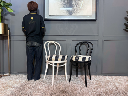 9 เก้าอี้ไม้เบนท์วูด แบรนด์ TON FURNITURE พร้อมเบาะรองนั่ง ผ้าสีขาวดำ