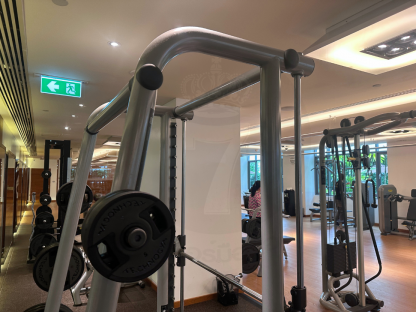 7 เครื่องฝึกสควอทและเบนช์เพรสบรนด์ Technogym