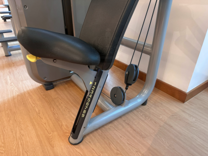 9 เครื่องฝึกเบนช์กดไหล่แบบนั่ง แบรนด์ Technogym (Shoulder Press)