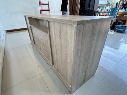 ตู้วางทีวี 2 บานเปิด 4 ลิ้นชัก โครงไม้ MDF สีบีชลายไม้