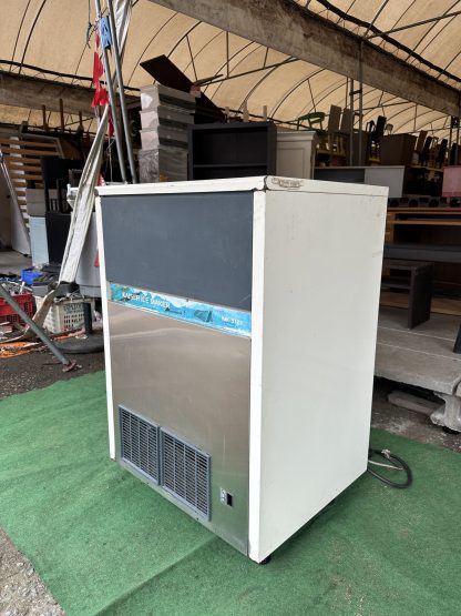 เครื่องทำน้ำแข็ง แบรนด์ KAUSER ICE MAKER รุ่น IMK-3121