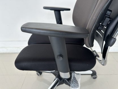 เก้าอี้สำนักงาน เพื่อสุขภาพ เบาะผ้าตาข่ายสีดำ แบรนด์ HARA CHAIR รุ่น NIETZSCHE v7