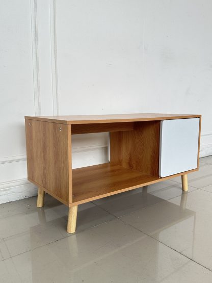 ตู้วางทีวี 2 บานเปิด โครงไม้ MDF ปิดผิวลายไม้สีน้ำตาล