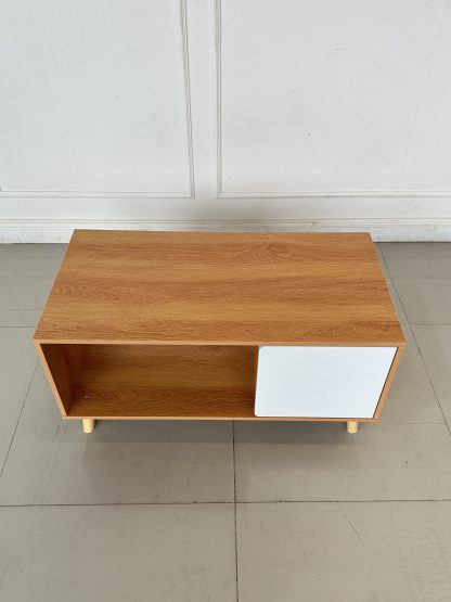 ตู้วางทีวี 2 บานเปิด โครงไม้ MDF ปิดผิวลายไม้สีน้ำตาล