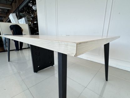 โต๊ะประชุม ท็อปไม้ MDF สีบีชลายไม้