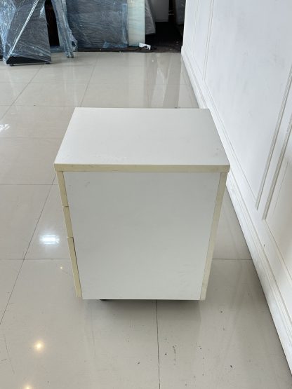ตู้โมบาย 3 ลิ้นชัก โครงไม้ MDF สีขาว มือจับพลาสติก ล้อเลื่อน