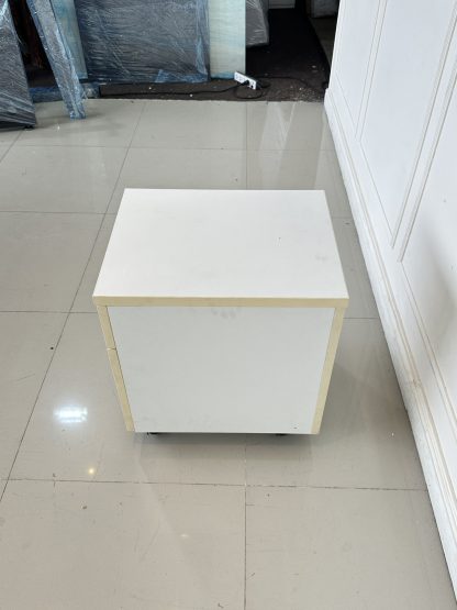 ตู้โมบาย 2 ลิ้นชัก โครงฐานไม้ MDF สีขาว มือจับพลาสติก ล้อเลื่อน
