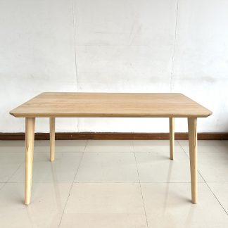 โต๊ะทานอาหาร แบรนด์ IKEA …