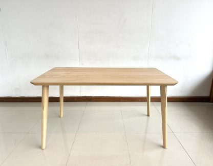 โต๊ะทานอาหาร แบรนด์ IKEA รุ่น LISABO