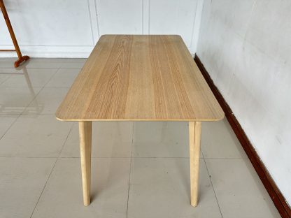 โต๊ะทานอาหาร แบรนด์ IKEA รุ่น LISABO