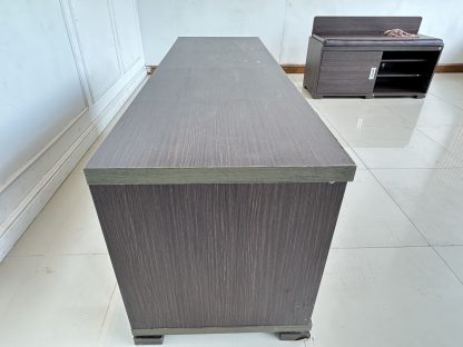 ตู้วางทีวี 1 บานเลื่อน 2 ลิ้นชัก โครงไม้ MDF สีน้ำตาลลายไม้