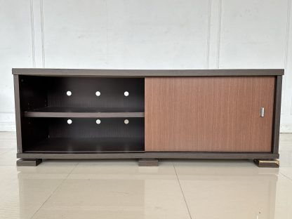 ตู้วางทีวี 1 บานเลื่อน 2 ลิ้นชัก โครงไม้ MDF สีน้ำตาลลายไม้