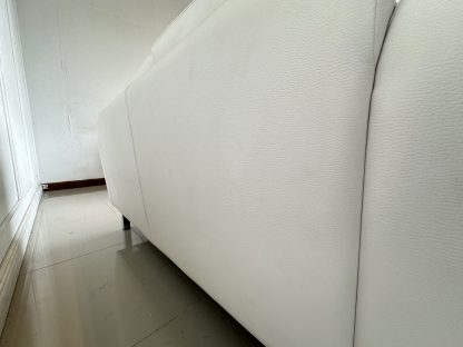 โซฟา 2 ที่นั่ง แบรนด์ MODERNFORM เบาะหุ้มหนัง PU สีขาว
