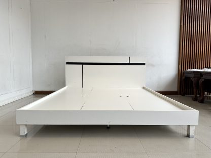 เตียง ขนาด 6 ฟุต แบรนด์ INDEX โครงไม้ MDf สีขาว
