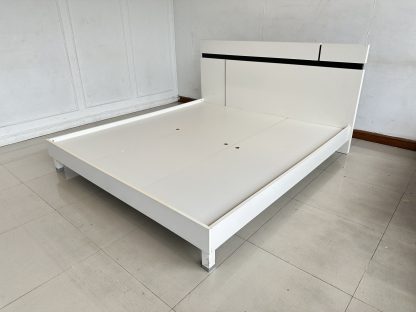เตียง ขนาด 6 ฟุต แบรนด์ INDEX โครงไม้ MDf สีขาว