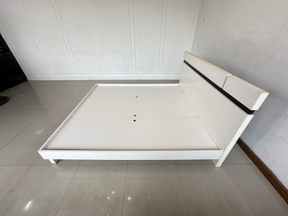 เตียง ขนาด 6 ฟุต แบรนด์ INDEX โครงไม้ MDf สีขาว