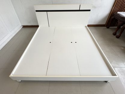 เตียง ขนาด 6 ฟุต แบรนด์ INDEX โครงไม้ MDf สีขาว