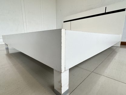 เตียง ขนาด 6 ฟุต แบรนด์ INDEX โครงไม้ MDf สีขาว