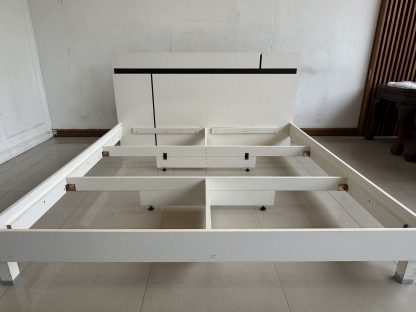 เตียง ขนาด 6 ฟุต แบรนด์ INDEX โครงไม้ MDf สีขาว