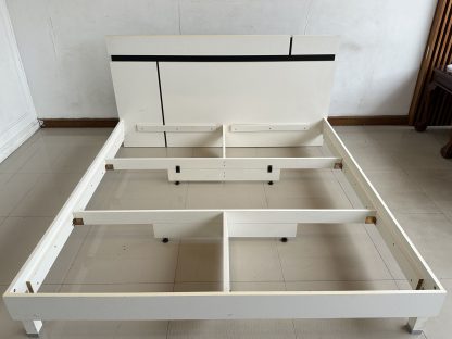 เตียง ขนาด 6 ฟุต แบรนด์ INDEX โครงไม้ MDf สีขาว