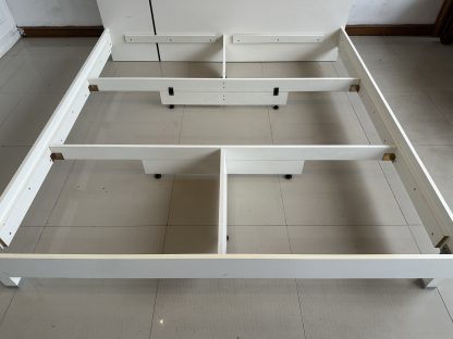 เตียง ขนาด 6 ฟุต แบรนด์ INDEX โครงไม้ MDf สีขาว