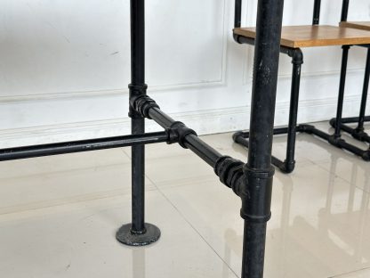 ชุดโต๊ะทานอาหารไม้สน 4 ที่นั่ง โครงขาเหล็ก PVC