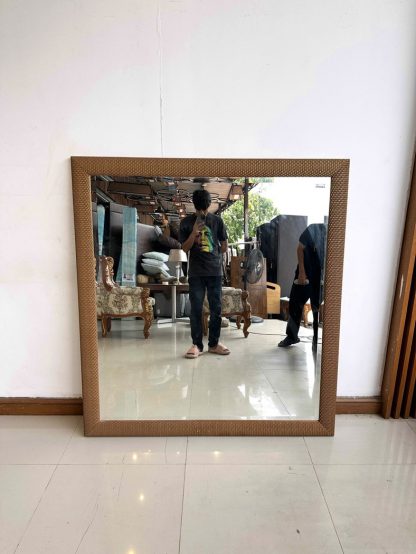 กระจกเงา แบบติดผนัง กรอบไม้ MDF ลายสีทองเหลือง