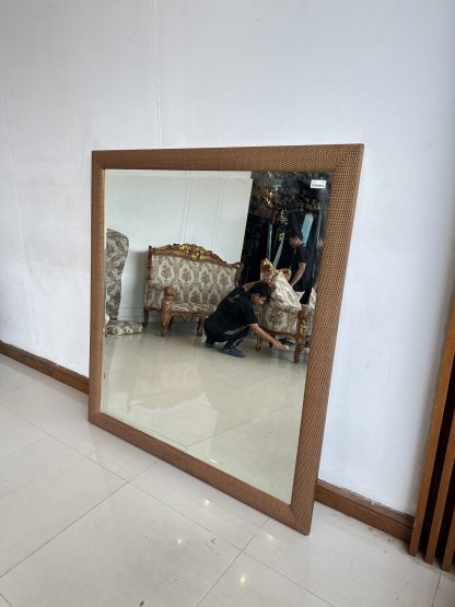 กระจกเงา แบบติดผนัง กรอบไม้ MDF ลายสีทองเหลือง