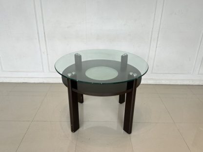 โต๊ะทานอาหาร ทรงกลม ท็อปกระจก โครงไม้ MDF สีน้ำตาลเข้ม