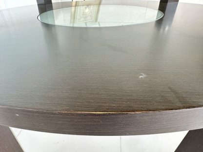 โต๊ะทานอาหาร ทรงกลม ท็อปกระจก โครงไม้ MDF สีน้ำตาลเข้ม