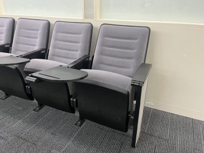 เก้าอี้สำหรับห้องบรรยาย 11 ที่นั่ง ท็อปโต๊ะแบบพับได้