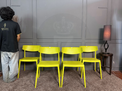 40 เซตเก้าอี้นำเข้า Wing Chair วัสดุโพลีโพรพิลีน แบรนด์ Actiu Made In Spain สีเขียวใบตอง 4 ตัว