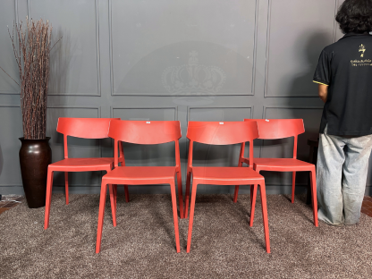 42 เซตเก้าอี้นำเข้า Wing Chair วัสดุโพลีโพรพิลีน แบรนด์ Actiu Made In Spain สีแดง 4 ตัว
