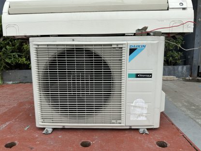 เครื่องปรับอากาศ ขนาด 14,000 btu แบรนด์ DAIKIN รุ่น FTKE15GV2S ผลิตปี 2010