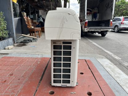 เครื่องปรับอากาศ ขนาด 14,000 btu แบรนด์ DAIKIN รุ่น FTKE15GV2S ผลิตปี 2010