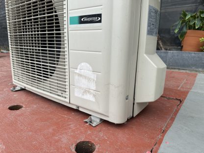 เครื่องปรับอากาศ ขนาด 14,000 btu แบรนด์ DAIKIN รุ่น FTKE15GV2S ผลิตปี 2010
