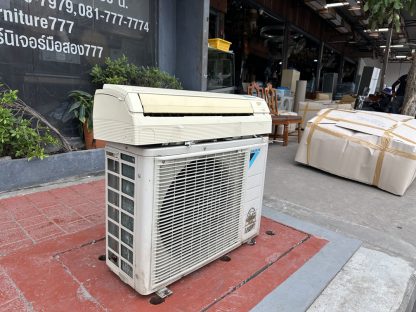 เครื่องปรับอากาศ ขนาด 12,000 btu แบรนด์ DAIKIN รุ่น FTE12LV2S ผลิตปี 2010