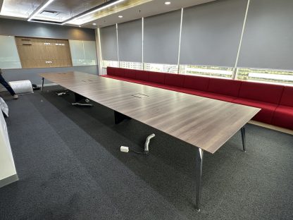 โต๊ะประชุม 20 ที่นั่ง แบรนด์ OKAMURA