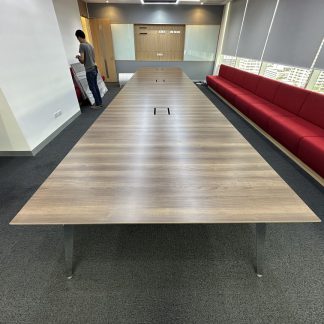 โต๊ะประชุม 20 ที่นั่ง แบร…
