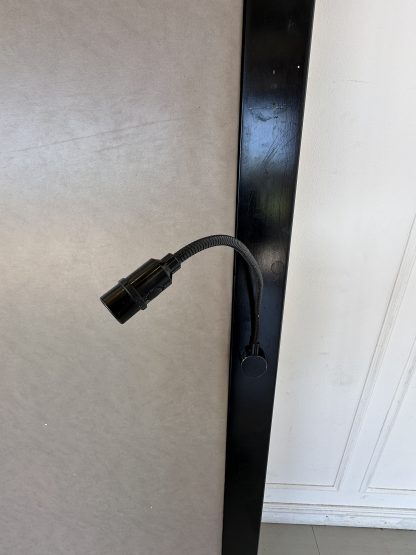 หัวเตียง built-in โครงไม้ MDF บุหนัง PU ไม่มีลาย พร้อมไฟอ่านหนังสือ LED ( ใหญ่ )