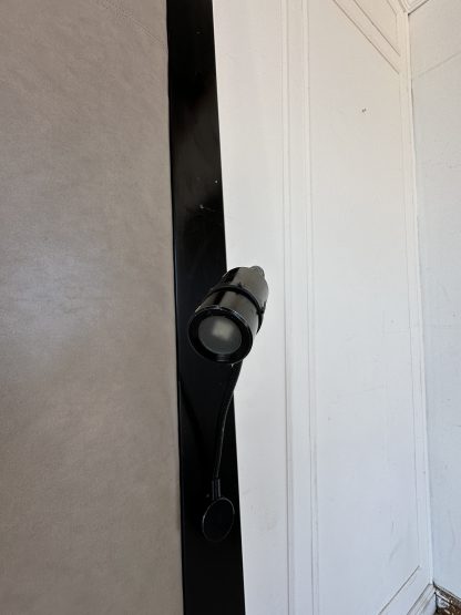 หัวเตียง built-in โครงไม้ MDF บุหนัง PU ไม่มีลาย พร้อมไฟอ่านหนังสือ LED ( ใหญ่ )