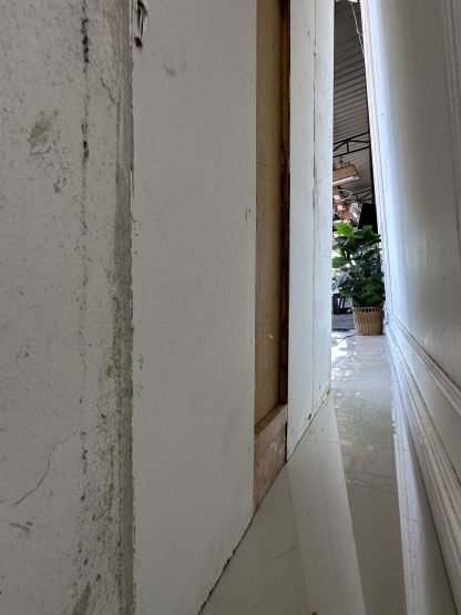 หัวเตียง built-in โครงไม้ MDF บุหนัง PU ไม่มีลาย พร้อมไฟอ่านหนังสือ LED ( ใหญ่ )